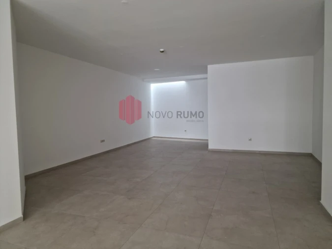 Loja para Arrendamento em Cidade da Maia Foto 2