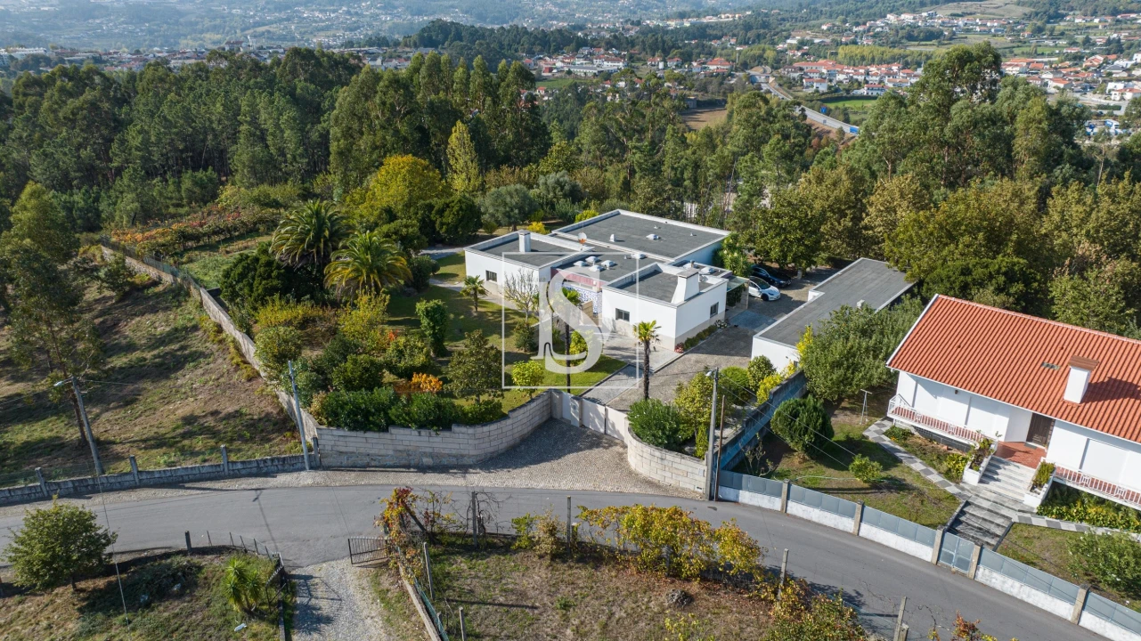 Moradia T4 para Venda em Fafe Foto 1