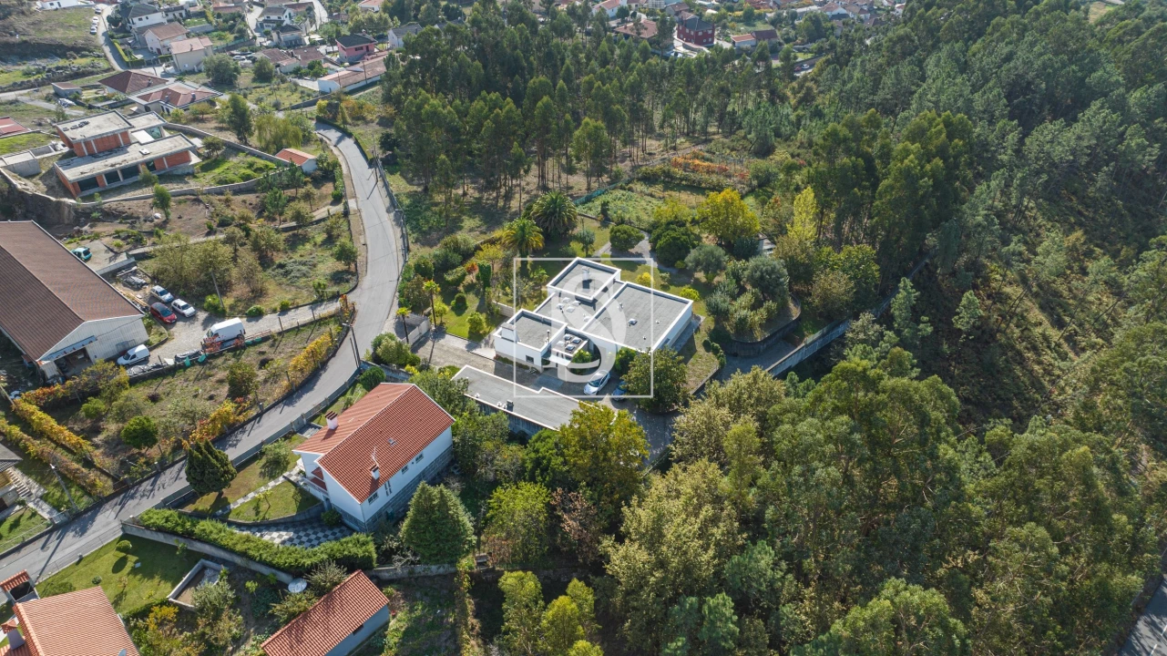 Moradia T4 para Venda em Fafe Foto 48