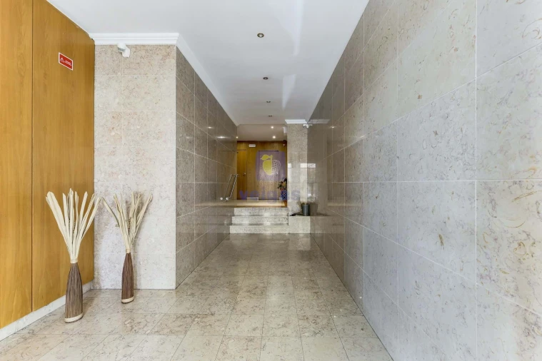 Apartamento T3 para Venda em Ramada e Caneças Foto 24