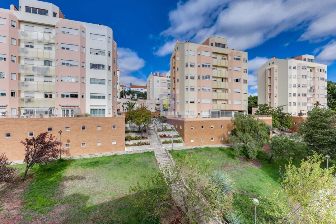 Apartamento T3 para Venda em Ramada e Caneças Foto 21