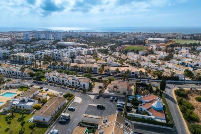 Moradia T2 para Venda em Albufeira e Olhos de Água