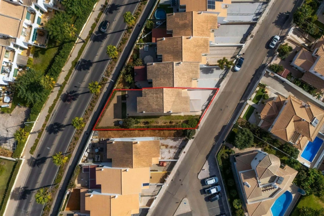 Moradia T2 para Venda em Albufeira e Olhos de Água Foto 76