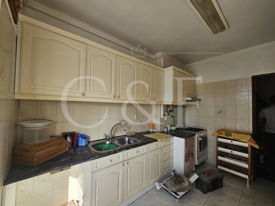 Apartamento T2 para Venda em Agualva e Mira-Sintra Foto 5