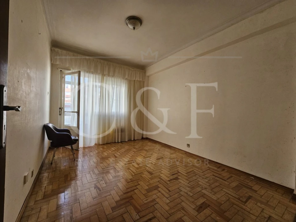 Apartamento T2 para Venda em Agualva e Mira-Sintra Foto 8