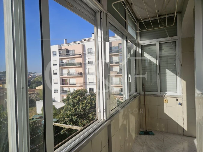 Apartamento T2 para Venda em Agualva e Mira-Sintra Foto 3