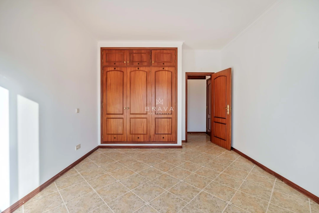 Apartamento T3 para Venda em Quarteira Foto 10