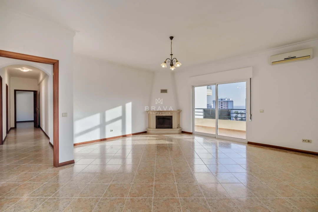 Apartamento T3 para Venda em Quarteira Foto 7
