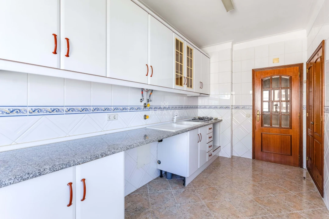 Apartamento T3 para Venda em Quarteira Foto 16