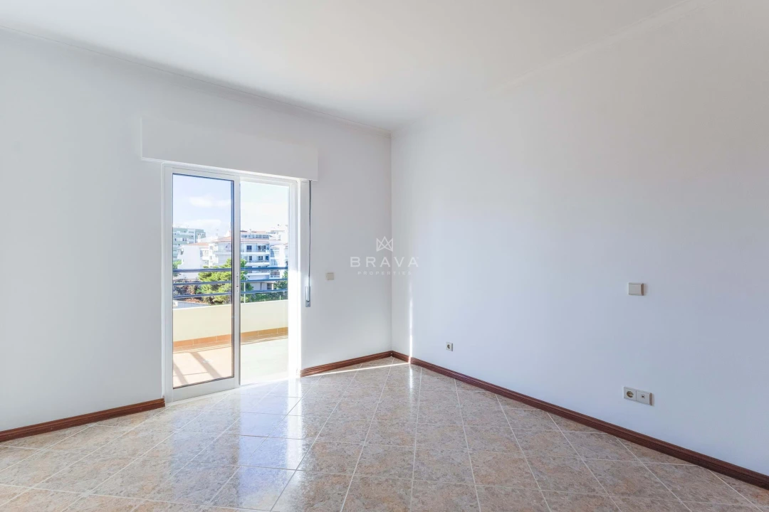 Apartamento T3 para Venda em Quarteira Foto 11