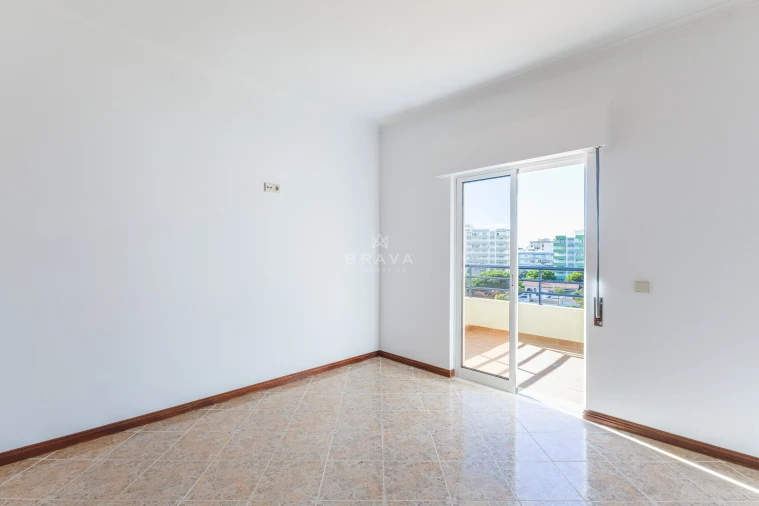Apartamento T3 para Venda em Quarteira Foto 12