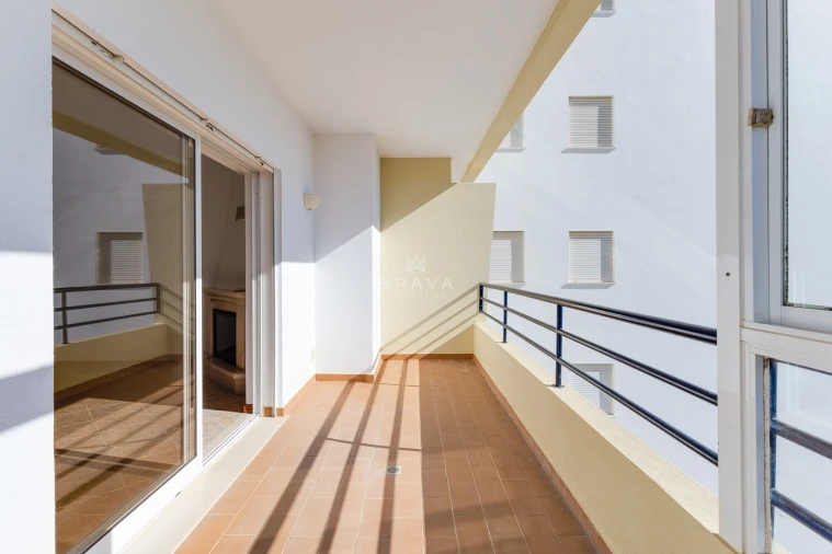 Apartamento T3 para Venda em Quarteira Foto 8