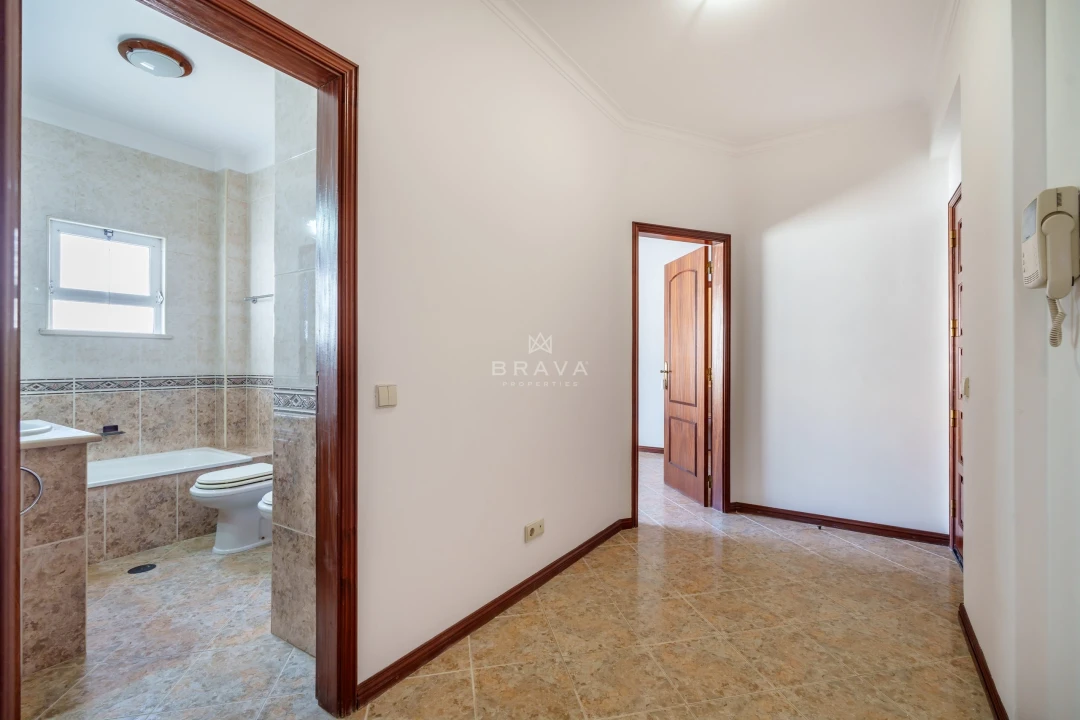Apartamento T3 para Venda em Quarteira Foto 21