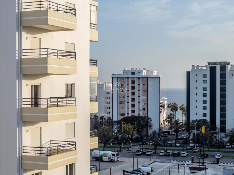 Apartamento T3 para Venda em Quarteira Foto 2