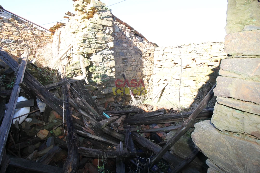 Moradia T3 para Venda em Cardigos Foto 16