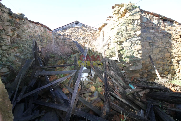 Moradia T3 para Venda em Cardigos Foto 20