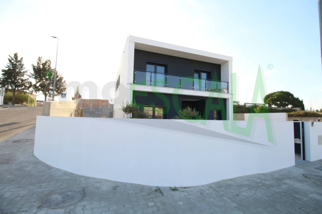 Moradia T4 para Venda em Cartaxo e Vale da Pinta Foto 2