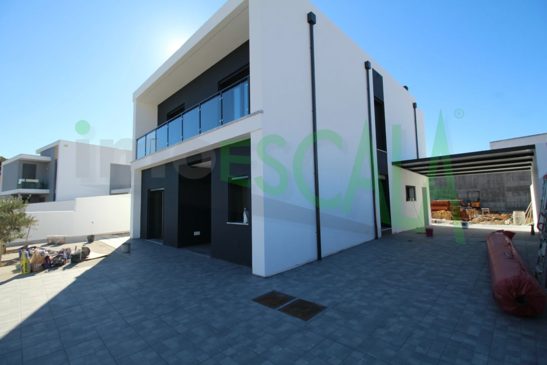 Moradia T4 para Venda em Cartaxo e Vale da Pinta Foto 3