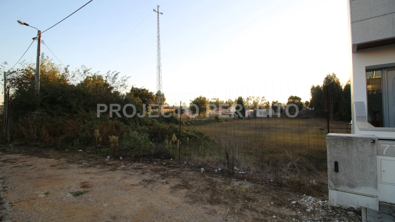 Terreno para Venda em Grijó e Sermonde Foto 2