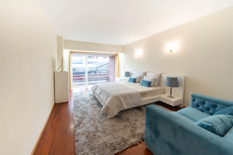 Apartamento T3 para Arrendamento em Urgezes Foto 9