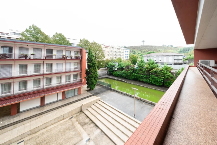 Apartamento T3 para Arrendamento em Urgezes Foto 19