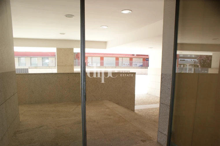 Apartamento T3 para Arrendamento em Urgezes Foto 23