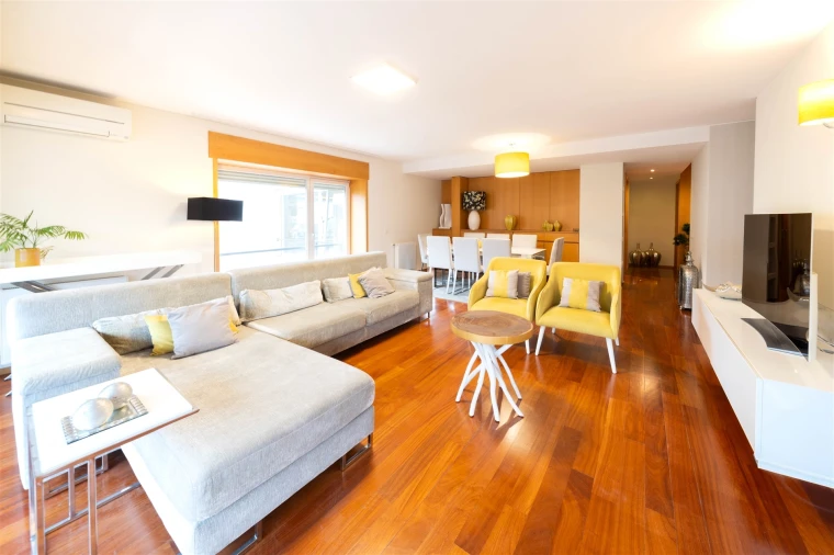 Apartamento T3 para Arrendamento em Urgezes Foto 4