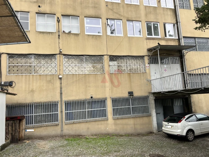 Armazém para Venda em Caldas de Vizela (São Miguel e São João) Foto 1