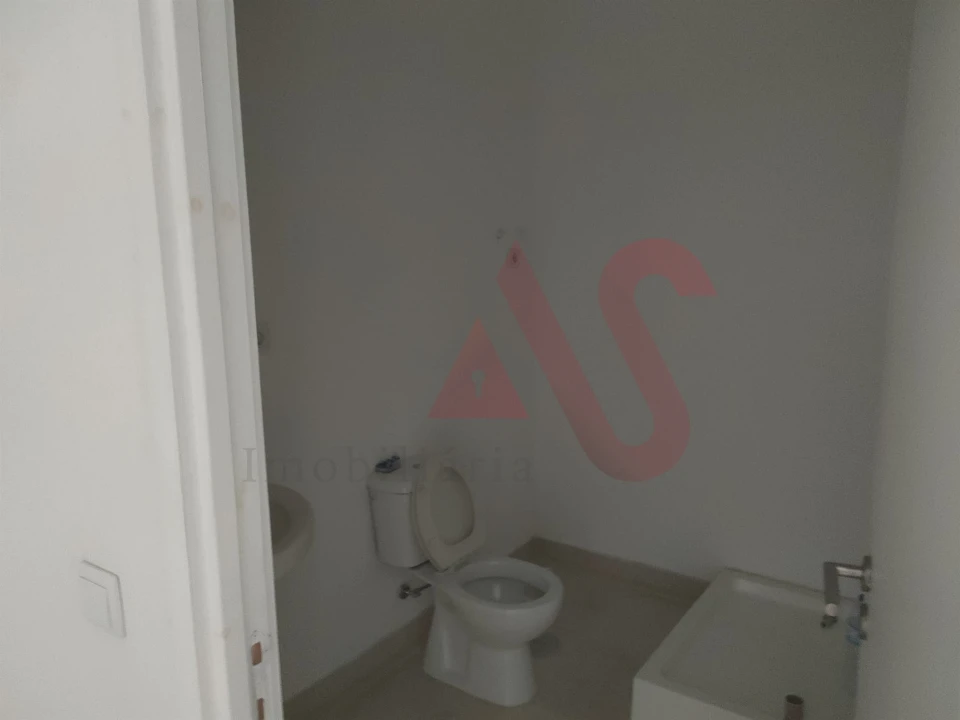 Loja para Venda em Fermentões Foto 4