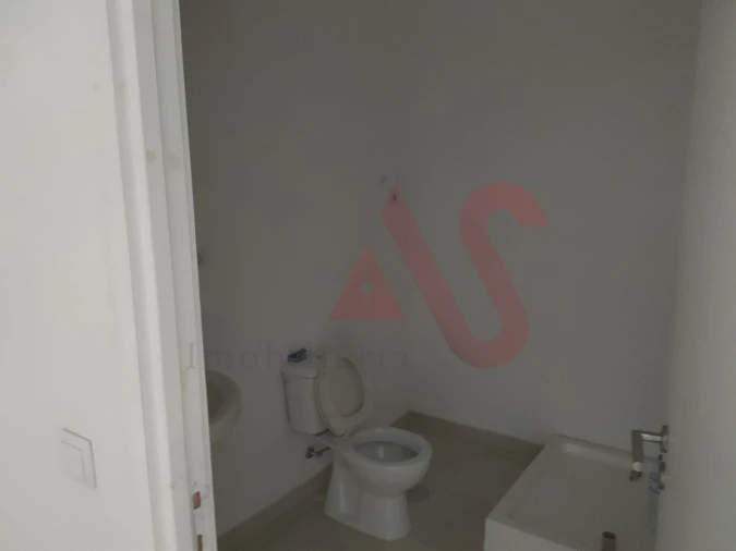 Loja para Venda em Fermentões Foto 4