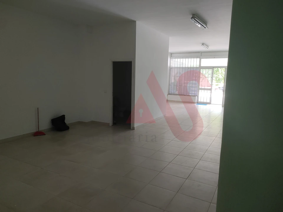 Loja para Venda em Fermentões Foto 2