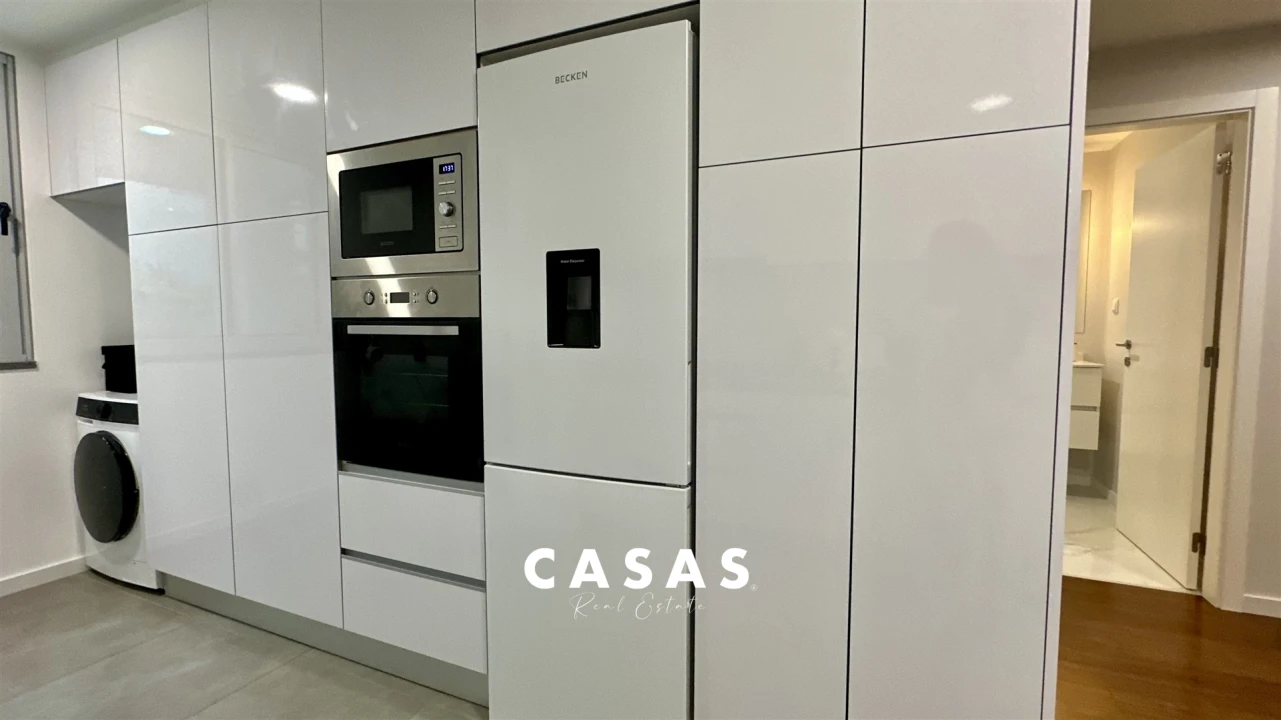 Apartamento T2 para Arrendamento em São Martinho Foto 15