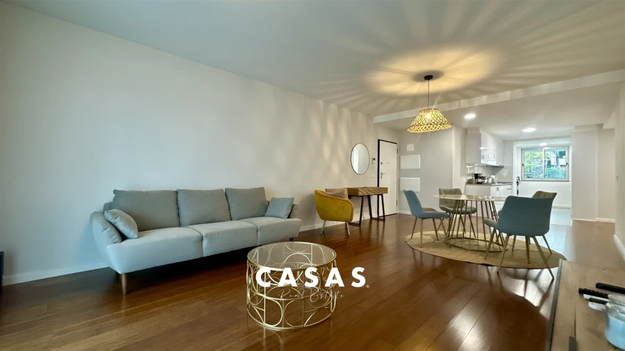 Apartamento T2 para Arrendamento em São Martinho Foto 1