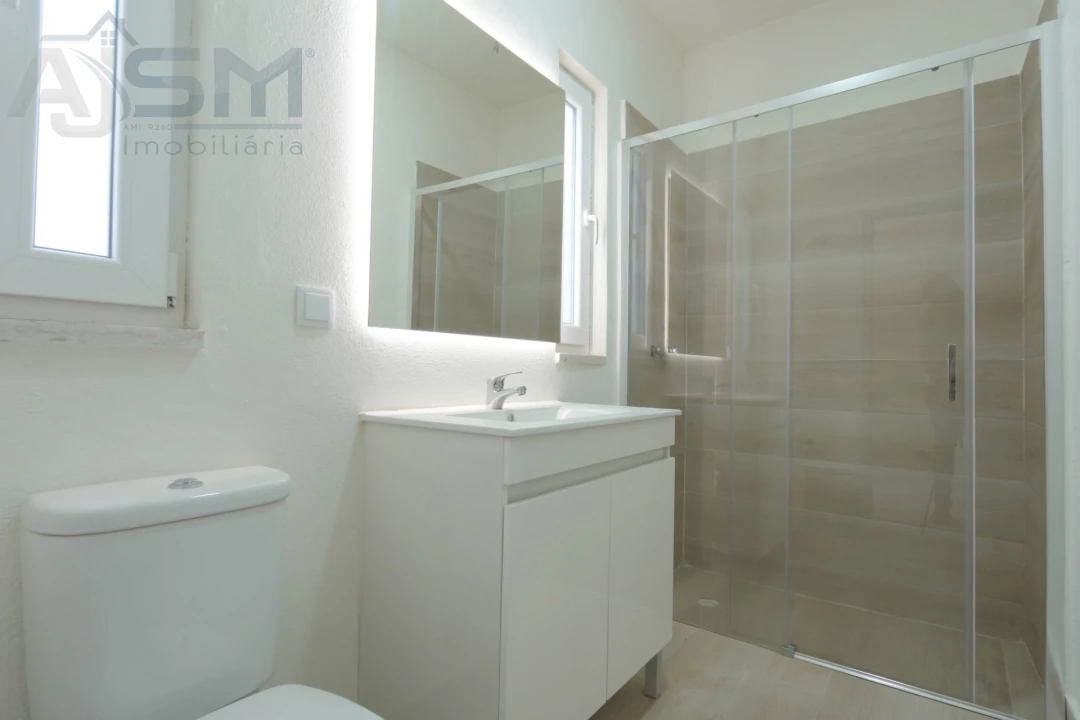 Apartamento T2 para Arrendamento em Bombarral e Vale Covo Foto 18