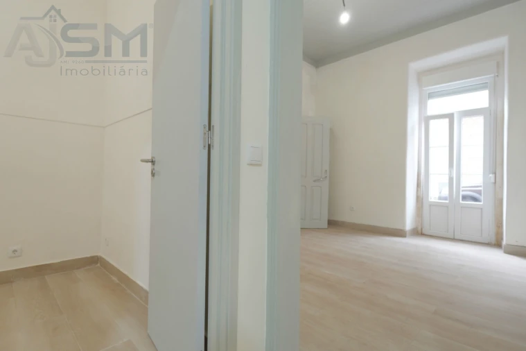 Apartamento T2 para Arrendamento em Bombarral e Vale Covo Foto 13