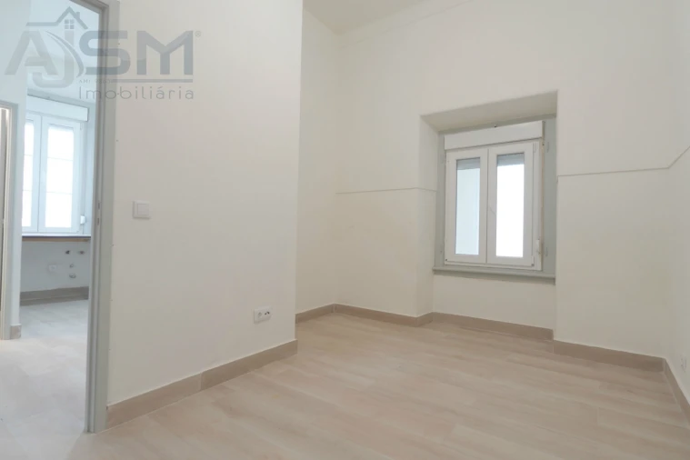 Apartamento T2 para Arrendamento em Bombarral e Vale Covo Foto 15