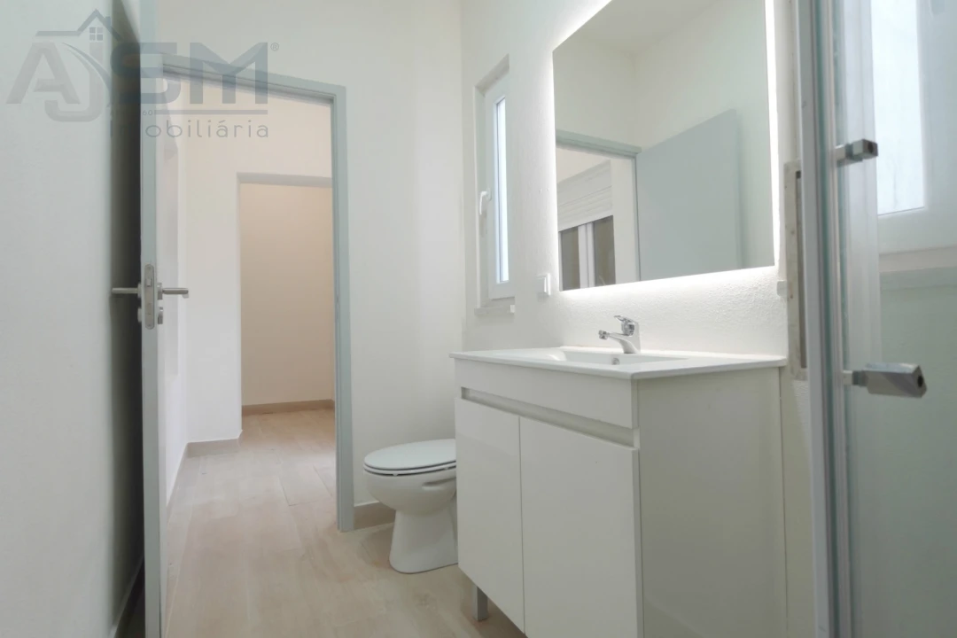 Apartamento T2 para Arrendamento em Bombarral e Vale Covo Foto 19