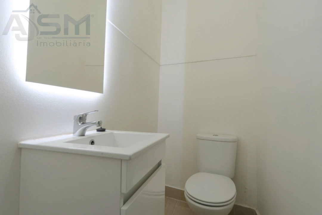 Apartamento T2 para Arrendamento em Bombarral e Vale Covo Foto 7