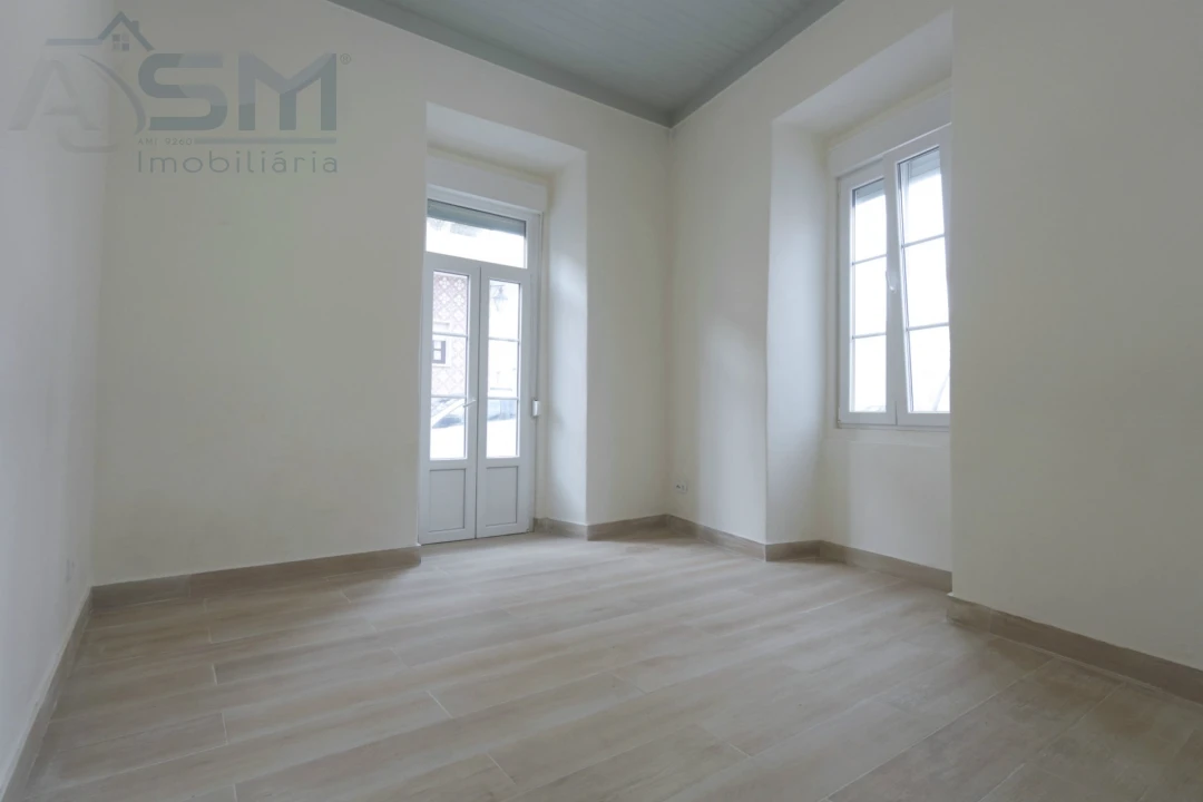 Apartamento T2 para Arrendamento em Bombarral e Vale Covo Foto 10