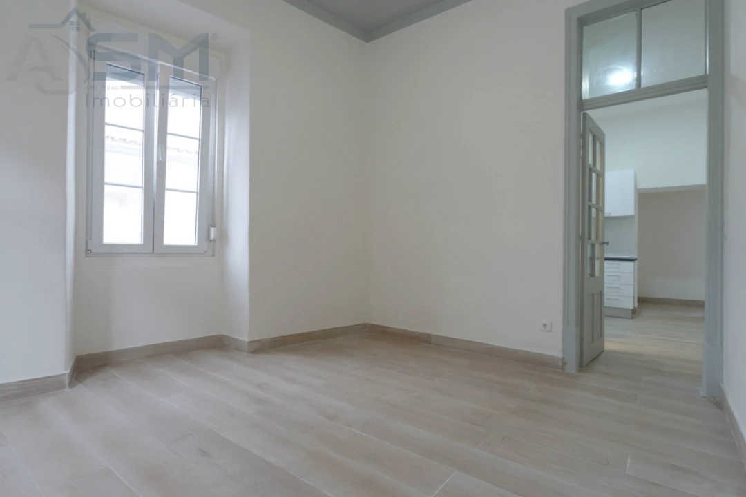 Apartamento T2 para Arrendamento em Bombarral e Vale Covo Foto 11