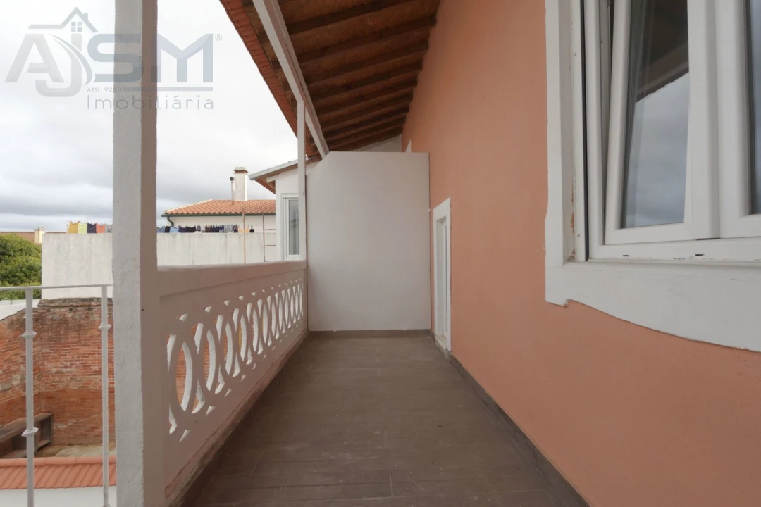 Apartamento T3 para Arrendamento em Bombarral e Vale Covo Foto 4