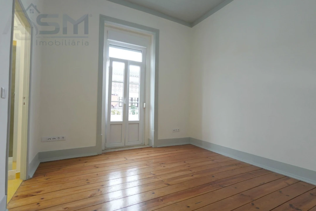 Apartamento T3 para Arrendamento em Bombarral e Vale Covo Foto 7