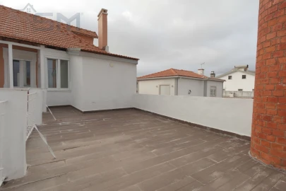 Apartamento T3 para Arrendamento em Bombarral e Vale Covo