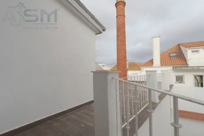 Apartamento T3 para Arrendamento em Bombarral e Vale Covo