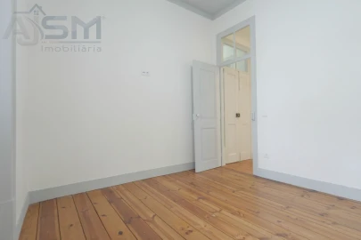Apartamento T3 para Arrendamento em Bombarral e Vale Covo