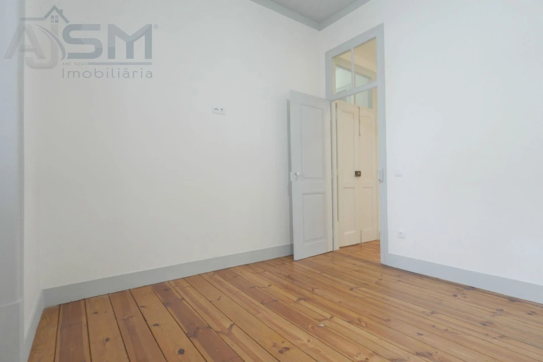 Apartamento T3 para Arrendamento em Bombarral e Vale Covo Foto 14