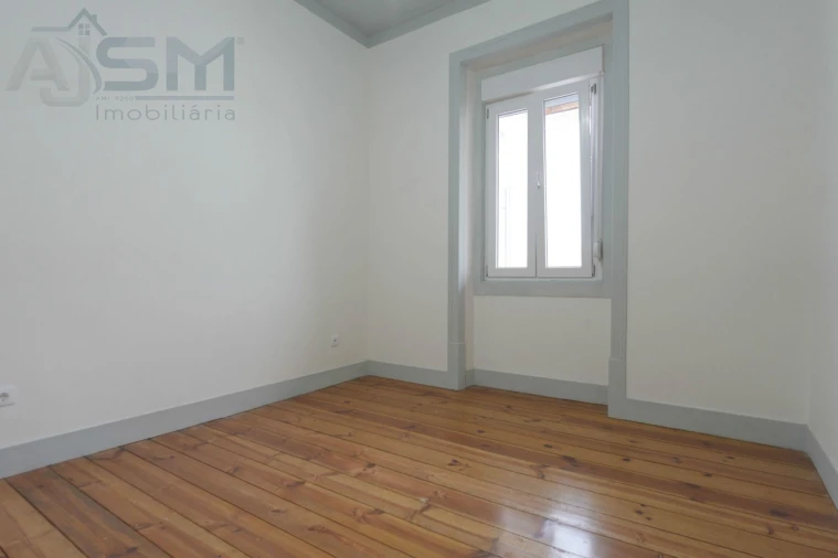Apartamento T3 para Arrendamento em Bombarral e Vale Covo Foto 13