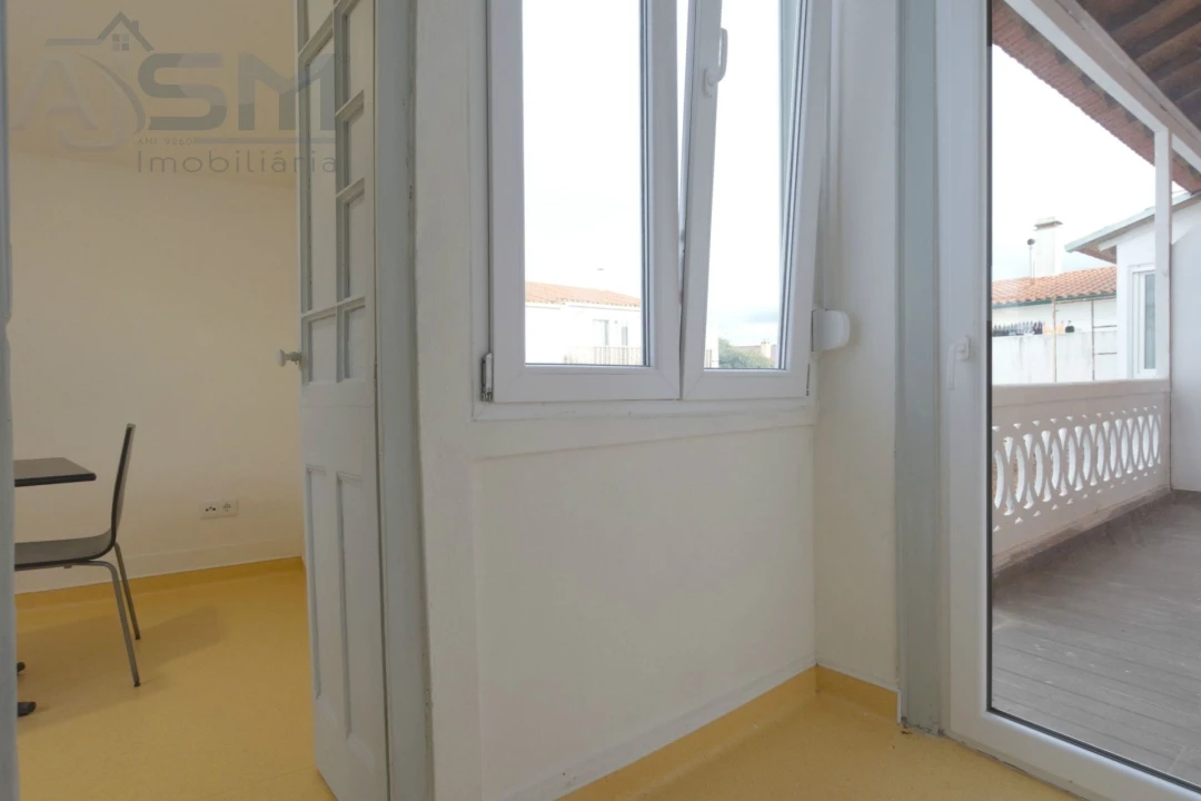Apartamento T3 para Arrendamento em Bombarral e Vale Covo Foto 23