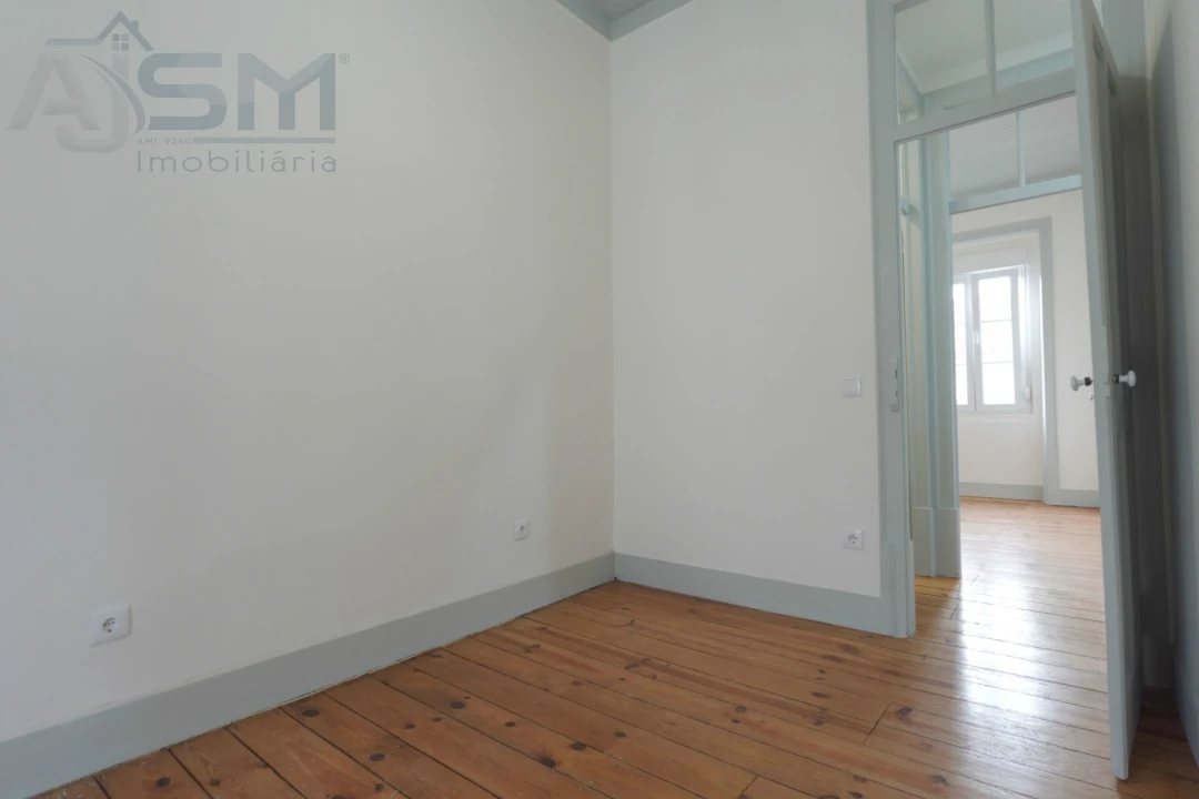 Apartamento T3 para Arrendamento em Bombarral e Vale Covo Foto 17