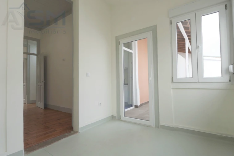 Apartamento T3 para Arrendamento em Bombarral e Vale Covo Foto 16